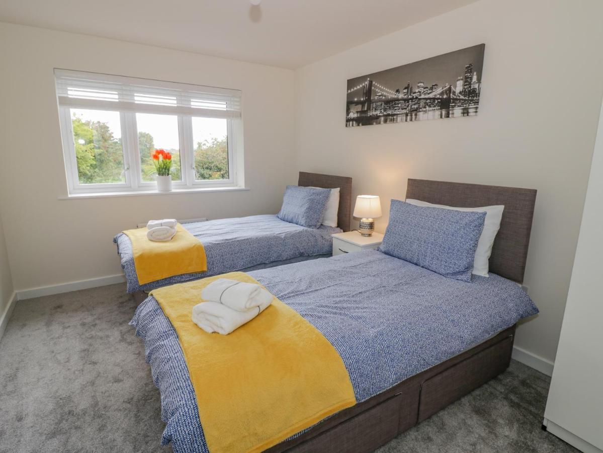 23 Moat House Close Coventry Eksteriør billede